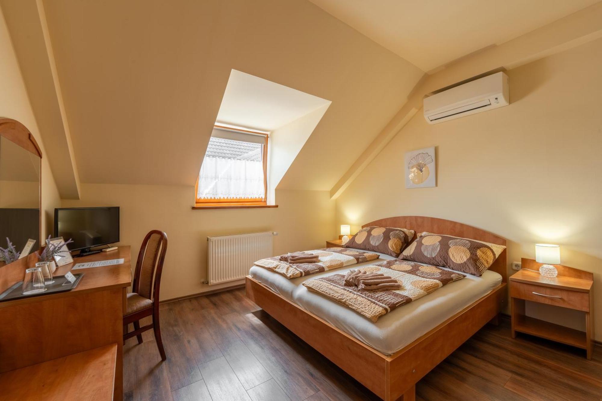 Szenti Vendeghaz Bed & Breakfast Yanıkkale Dış mekan fotoğraf