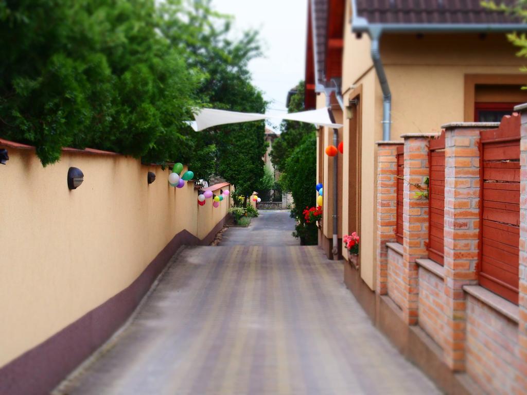 Szenti Vendeghaz Bed & Breakfast Yanıkkale Dış mekan fotoğraf